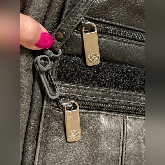 Authentic Vintage Harley-Davidson Black Leather Messenger or Waist Bag - Picture 7 of 14